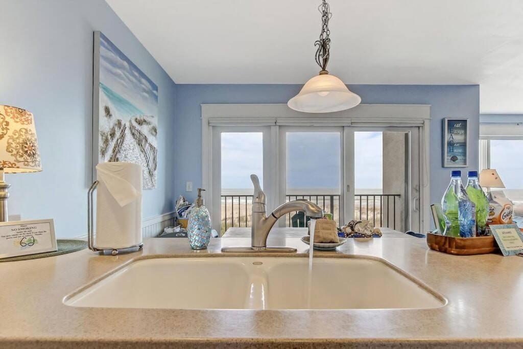 Oceanfront Retreat With A Remarkable View. New! 퍼난디나 비치 외부 사진